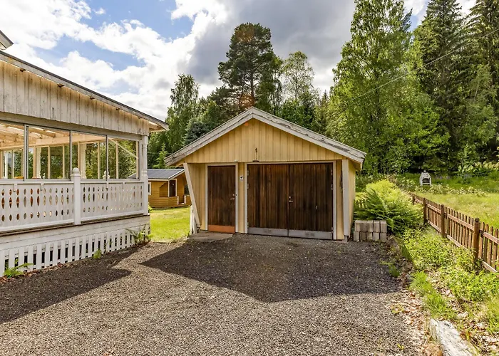 Relaxing Family Home Near The Lake